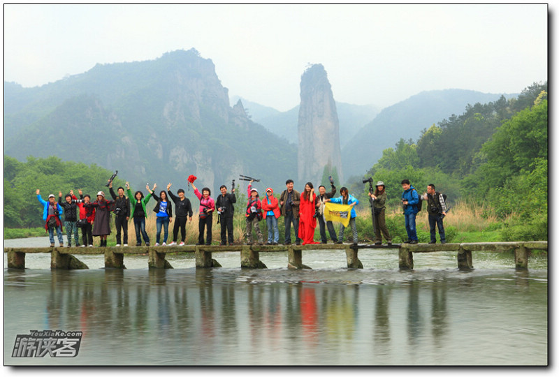 有个爱你的人不容易哪一年创作的