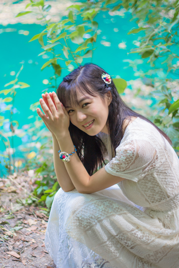 许愿池少女