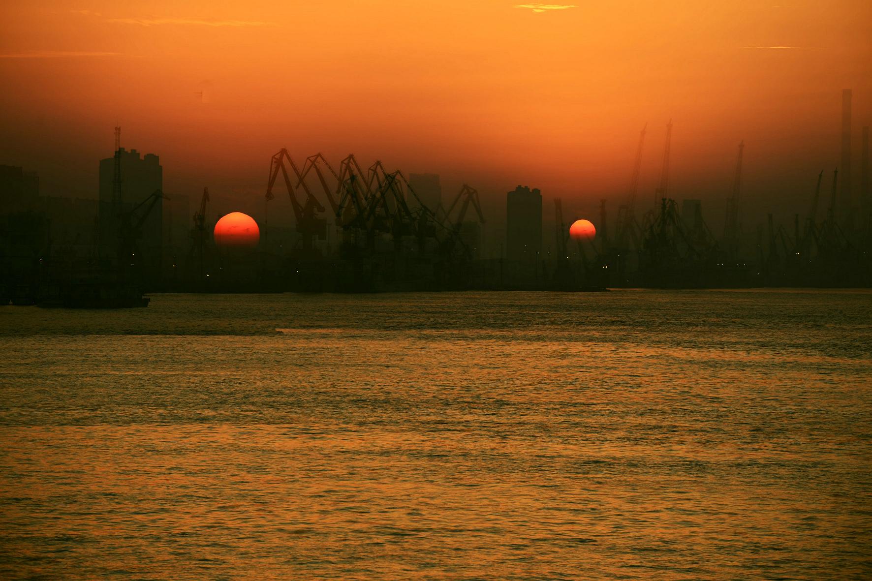 多重曝光下的长江夕阳