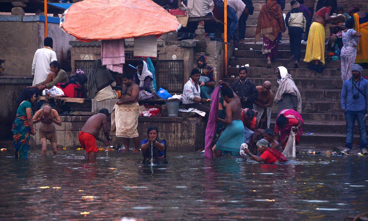 印度2-8恒河晨浴
